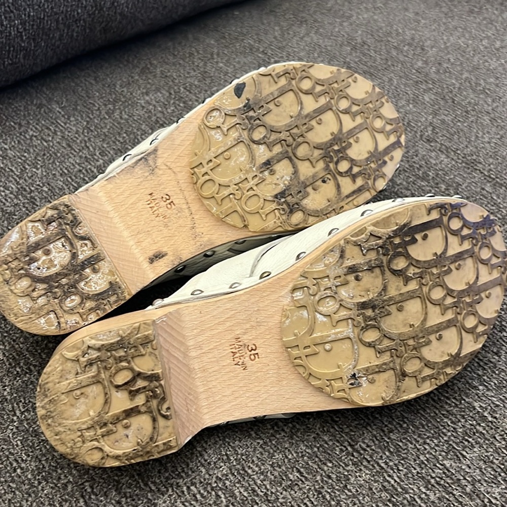 Christian Dior Embroidered Floral
Wooden Mules Size 35 - Picture 13 of 16
